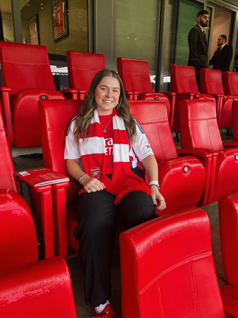 Ellie Cooper Signs With The Women's Football Network